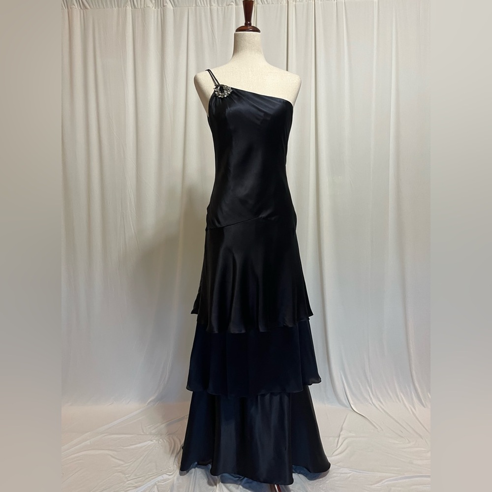 Seduís One-Shoulder 100% Silk Tiered Evening Dress Size M New With Tag